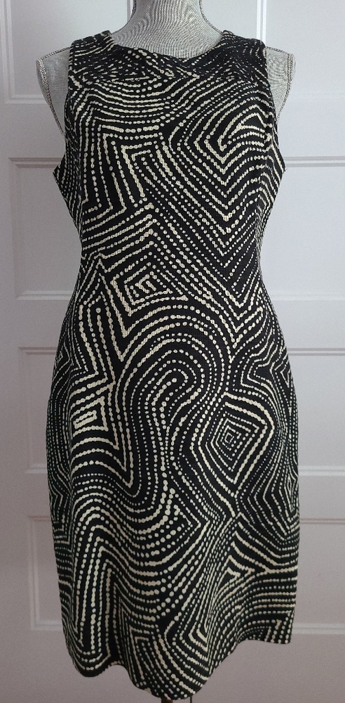 Midi printed dress by Banana Republic. Size 6